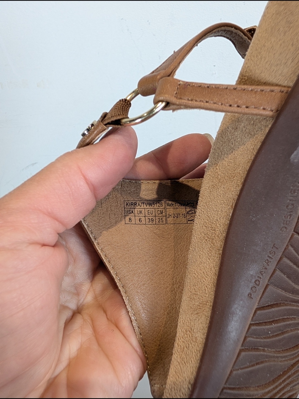 Vionic Kirra Brown Thong Sandal with Adjustable Back Strap, Size 8 - Picture 4 of 6